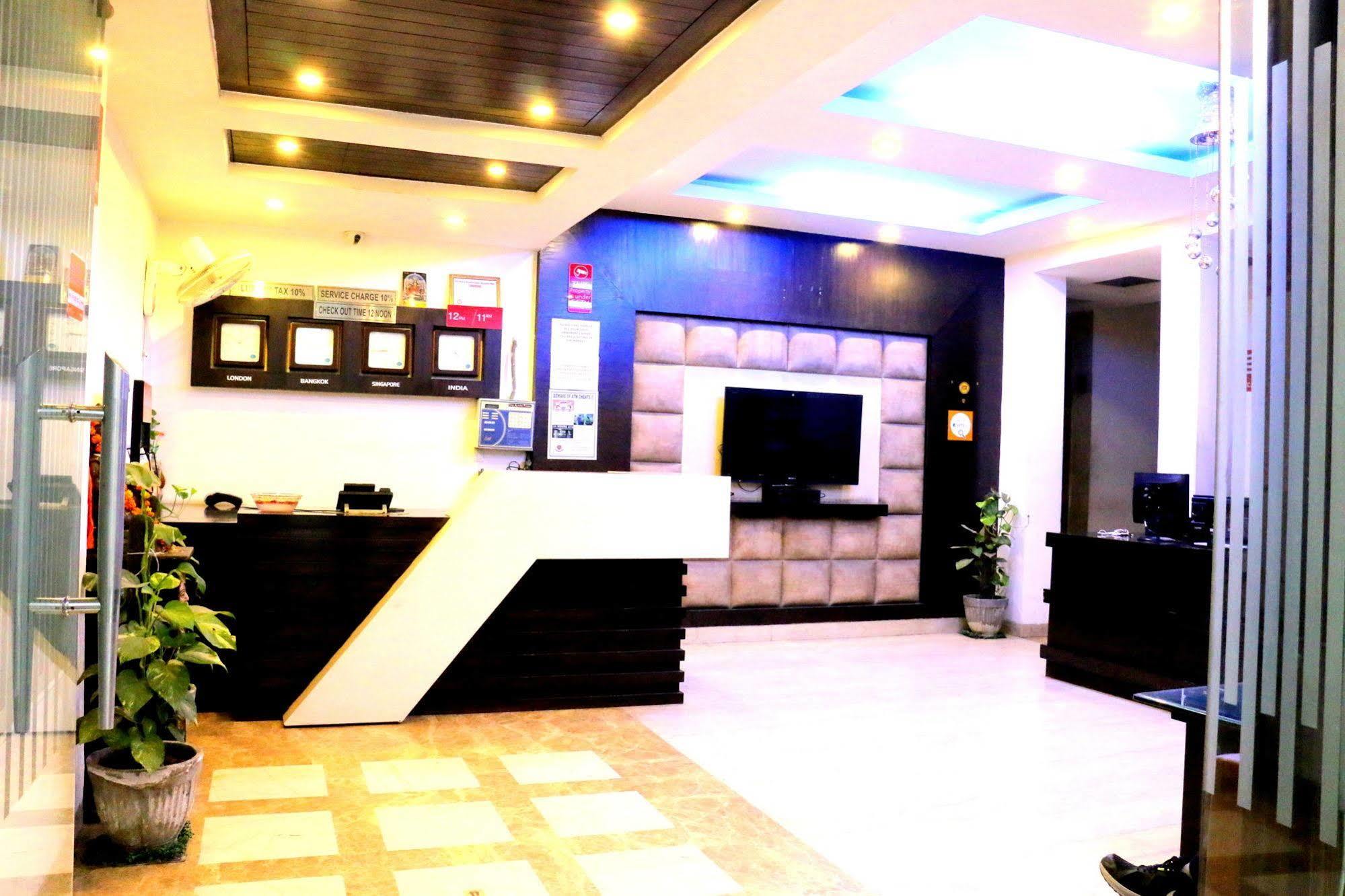 Hotel Benz International Delhi (National Capital Territory of India) Exterior foto